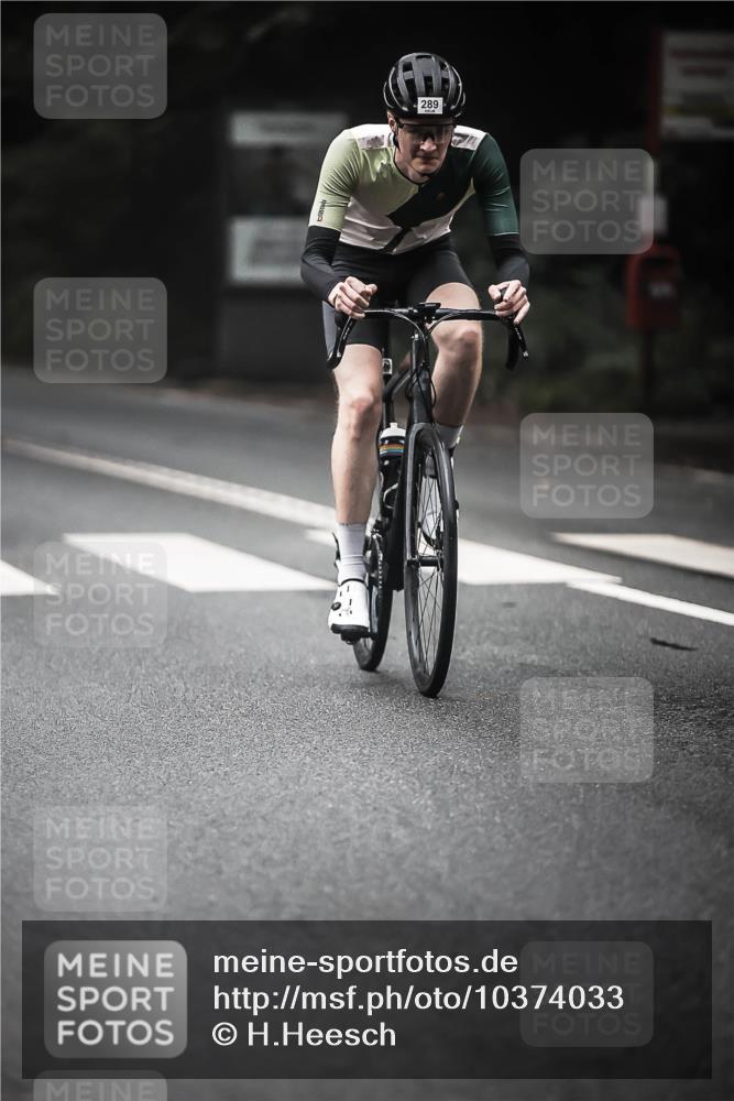 13.09.2026 - Stadtparktriathlon H.Heesch http://msf.ph/oto/10374033 13.09.2026 10:24:32 Radfahren 236, 287, 289, 343 meine-sportfotos.de