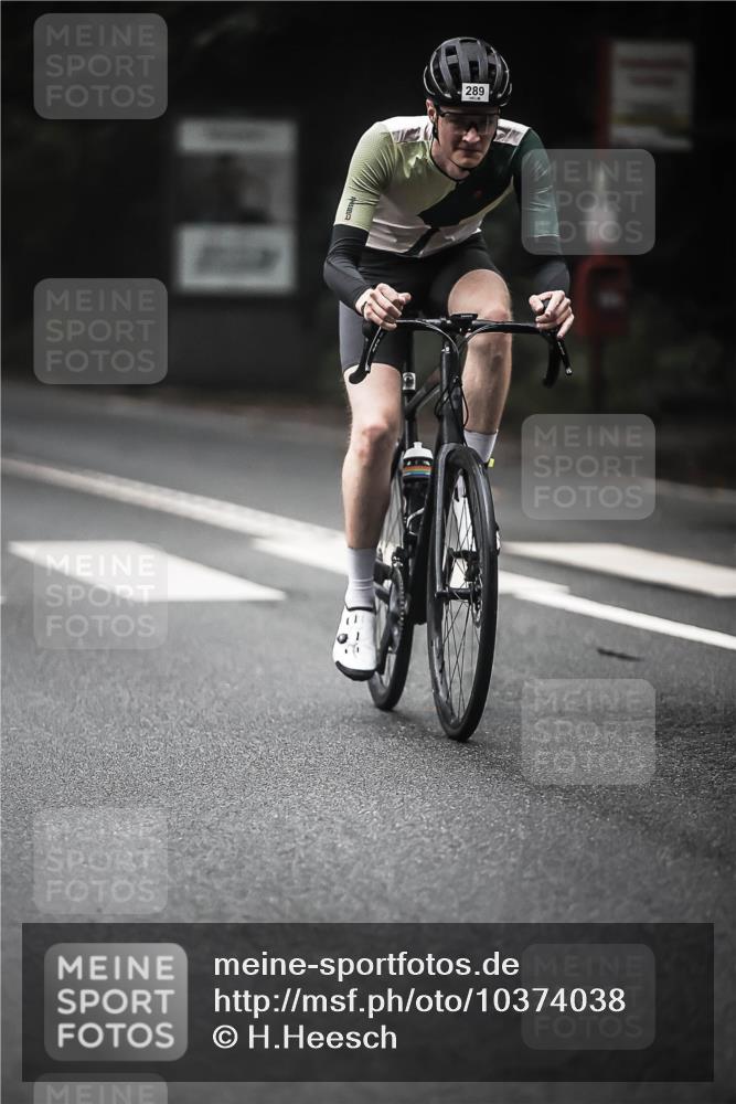 13.09.2026 - Stadtparktriathlon H.Heesch http://msf.ph/oto/10374038 13.09.2026 10:24:32 Radfahren 236, 287, 289, 343 meine-sportfotos.de