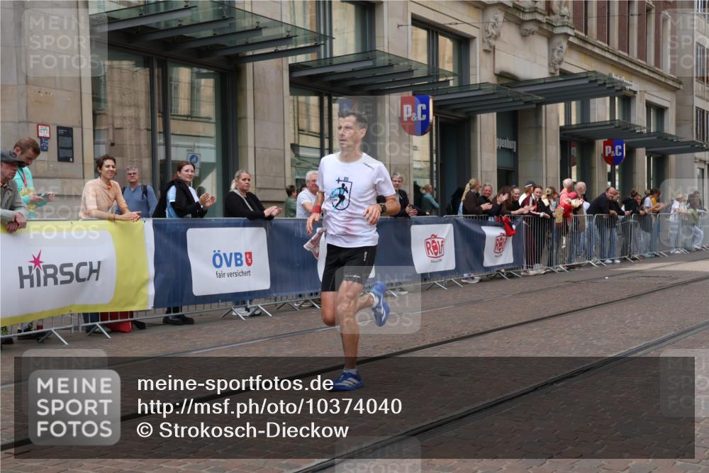 13.09.2026 - 21. swb-Marathon Bremen Strokosch-Dieckow http://msf.ph/oto/10374040 13.09.2026 12:22:14 Ziel 176, 1681 meine-sportfotos.de