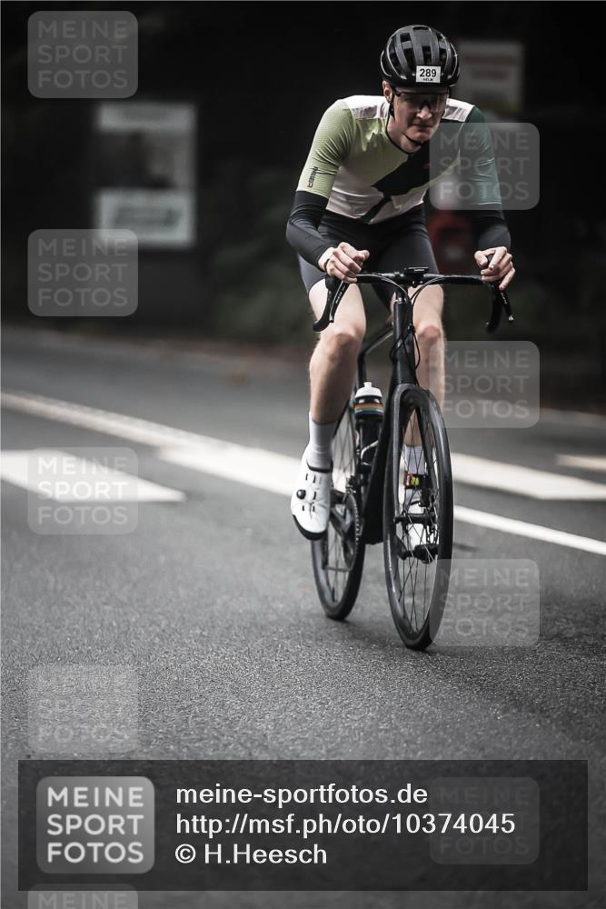 13.09.2026 - Stadtparktriathlon H.Heesch http://msf.ph/oto/10374045 13.09.2026 10:24:32 Radfahren 236, 287, 289, 343 meine-sportfotos.de