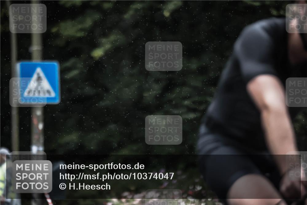 13.09.2026 - Stadtparktriathlon H.Heesch http://msf.ph/oto/10374047 13.09.2026 12:10:37 Radfahren 859, 926, 946, 987, 1030, 1033, 1060 meine-sportfotos.de