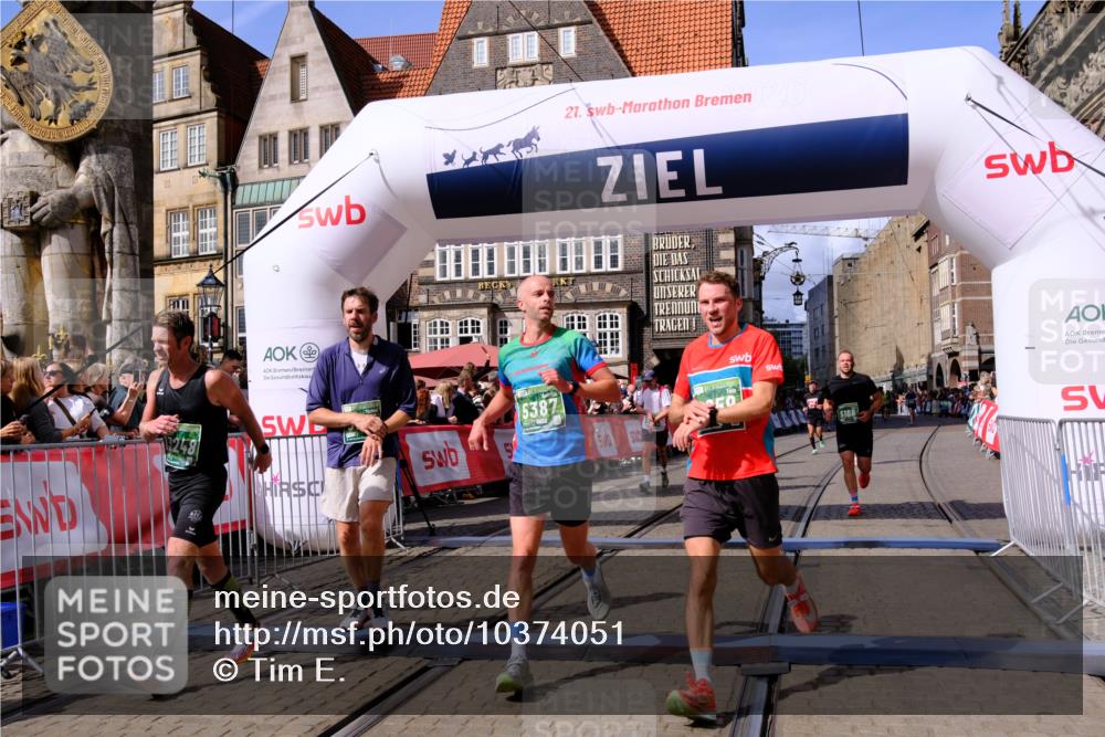 13.09.2026 - 21. swb-Marathon Bremen Tim E. http://msf.ph/oto/10374051 13.09.2026 13:11:10 Ziel 384, 697, 1385, 1498, 2021, 2347, 2759, 4023, 4475, 4571, 5079, 5155, 5168, 5314, 5387, 6657, 7115, 7136, 9622, 9659, 13248 meine-sportfotos.de