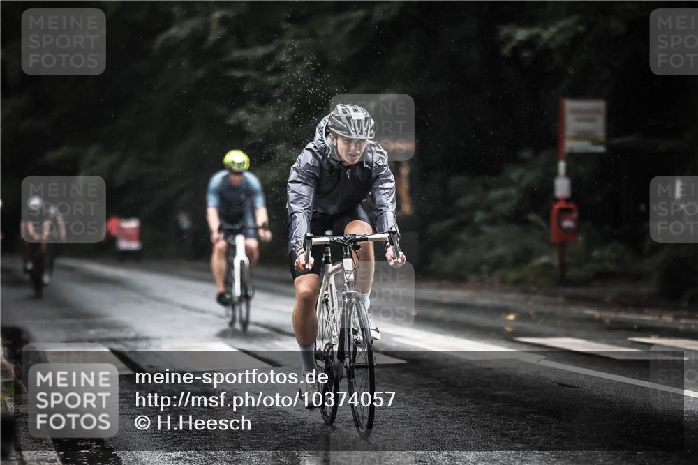 13.09.2026 - Stadtparktriathlon H.Heesch http://msf.ph/oto/10374057 13.09.2026 12:10:40 Radfahren 859, 926, 946, 948, 987, 1030, 1053, 1060 meine-sportfotos.de
