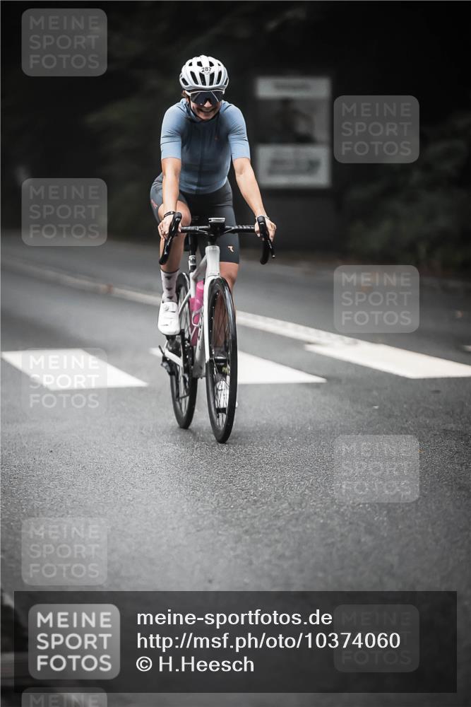 13.09.2026 - Stadtparktriathlon H.Heesch http://msf.ph/oto/10374060 13.09.2026 10:24:34 Radfahren 287, 289, 313, 343 meine-sportfotos.de