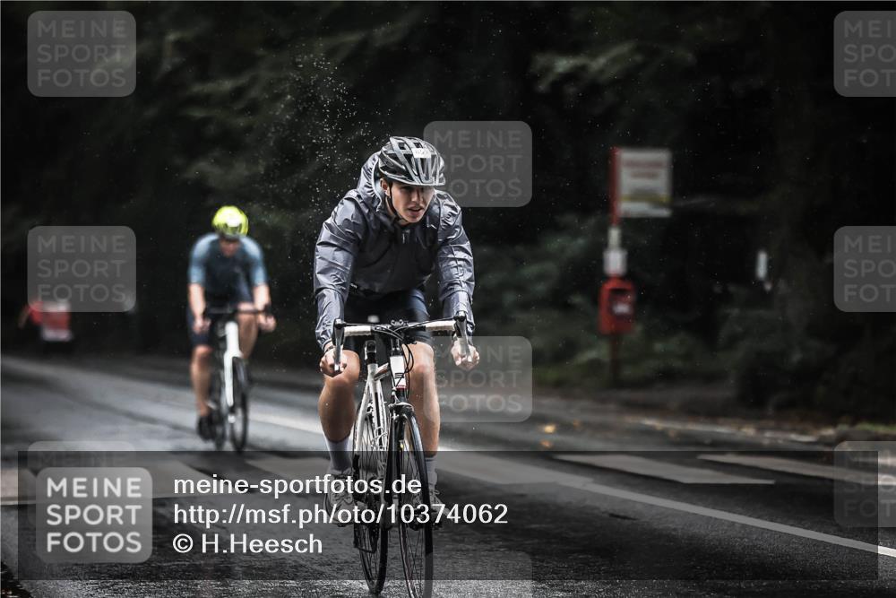 13.09.2026 - Stadtparktriathlon H.Heesch http://msf.ph/oto/10374062 13.09.2026 12:10:40 Radfahren 859, 926, 946, 948, 987, 1030, 1053, 1060 meine-sportfotos.de