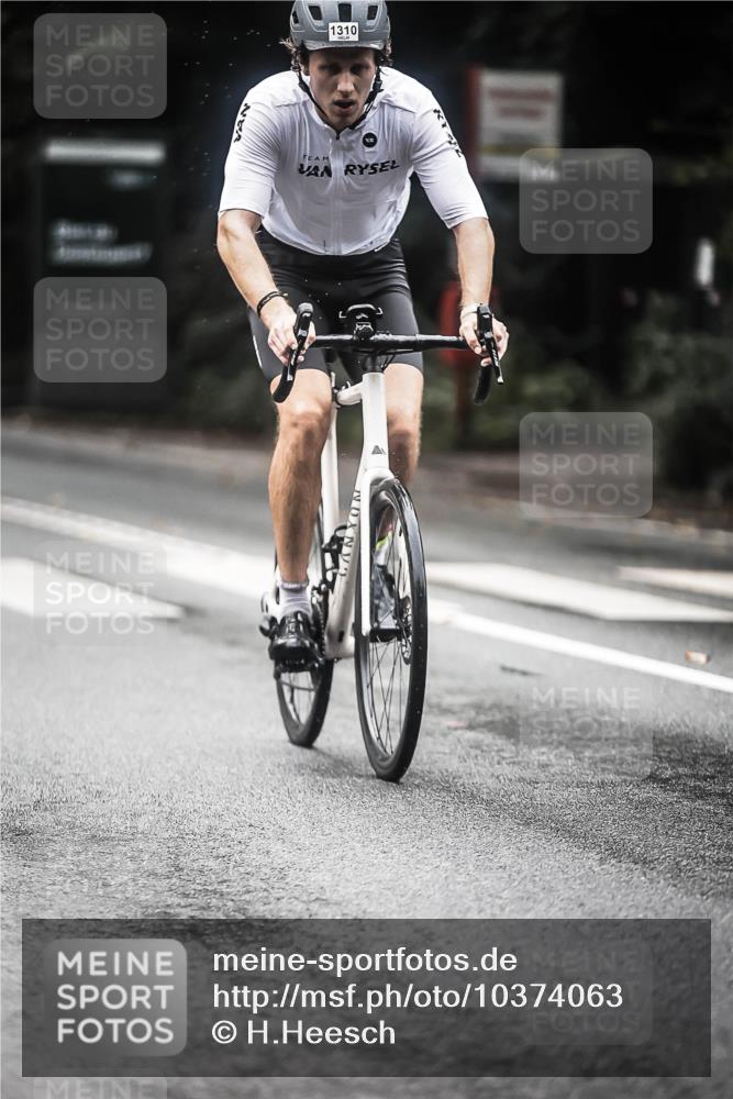 13.09.2026 - Stadtparktriathlon H.Heesch http://msf.ph/oto/10374063 13.09.2026 13:30:35 Radfahren 1310 meine-sportfotos.de