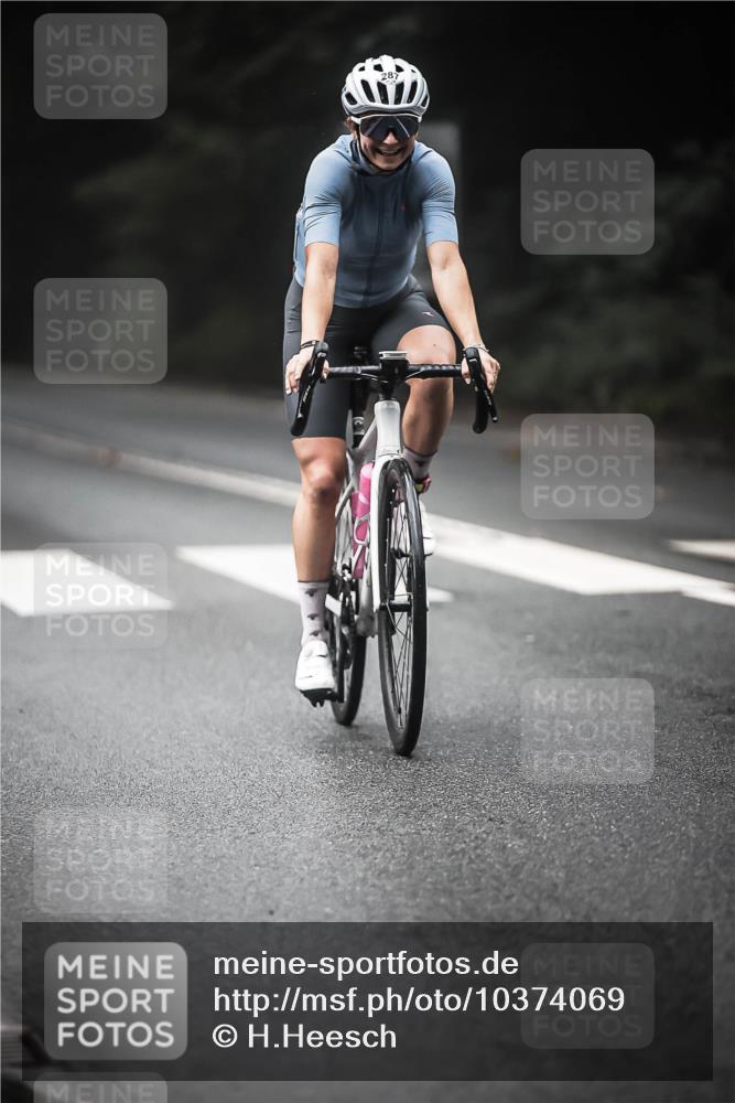 13.09.2026 - Stadtparktriathlon H.Heesch http://msf.ph/oto/10374069 13.09.2026 10:24:34 Radfahren 287, 289, 313, 343 meine-sportfotos.de