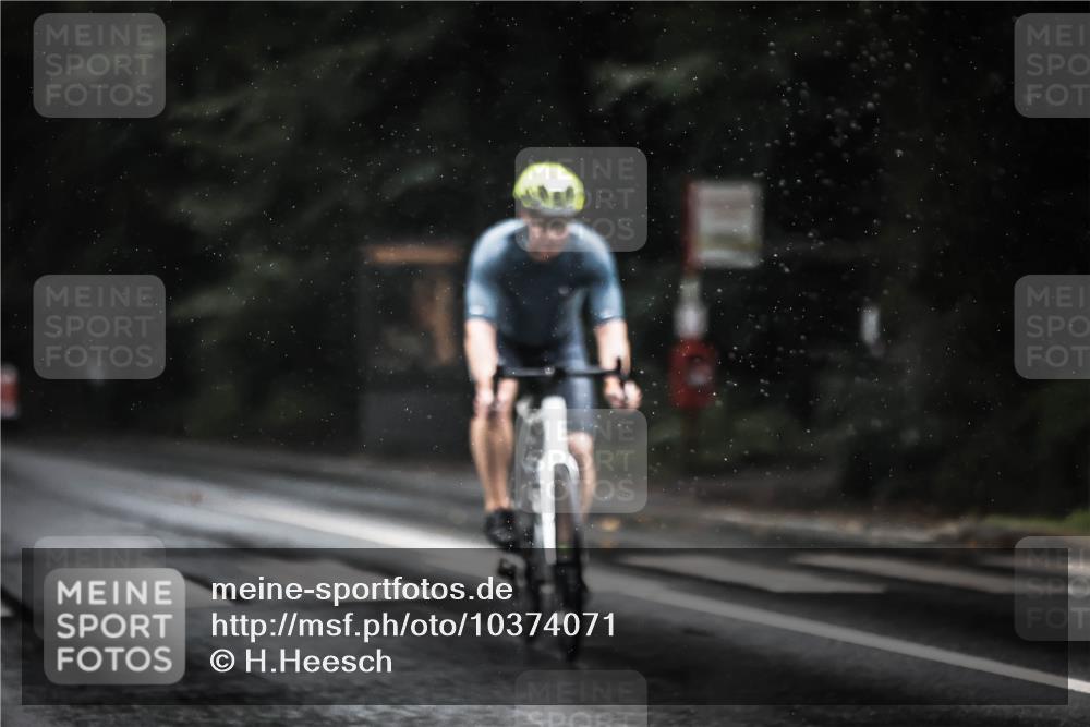 13.09.2026 - Stadtparktriathlon H.Heesch http://msf.ph/oto/10374071 13.09.2026 12:10:41 Radfahren 859, 926, 946, 948, 1030, 1053, 1060 meine-sportfotos.de