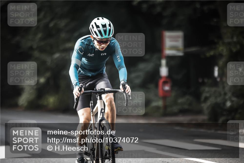 13.09.2026 - Stadtparktriathlon H.Heesch http://msf.ph/oto/10374072 13.09.2026 10:54:02 Radfahren 385, 408, 489, 519, 622 meine-sportfotos.de