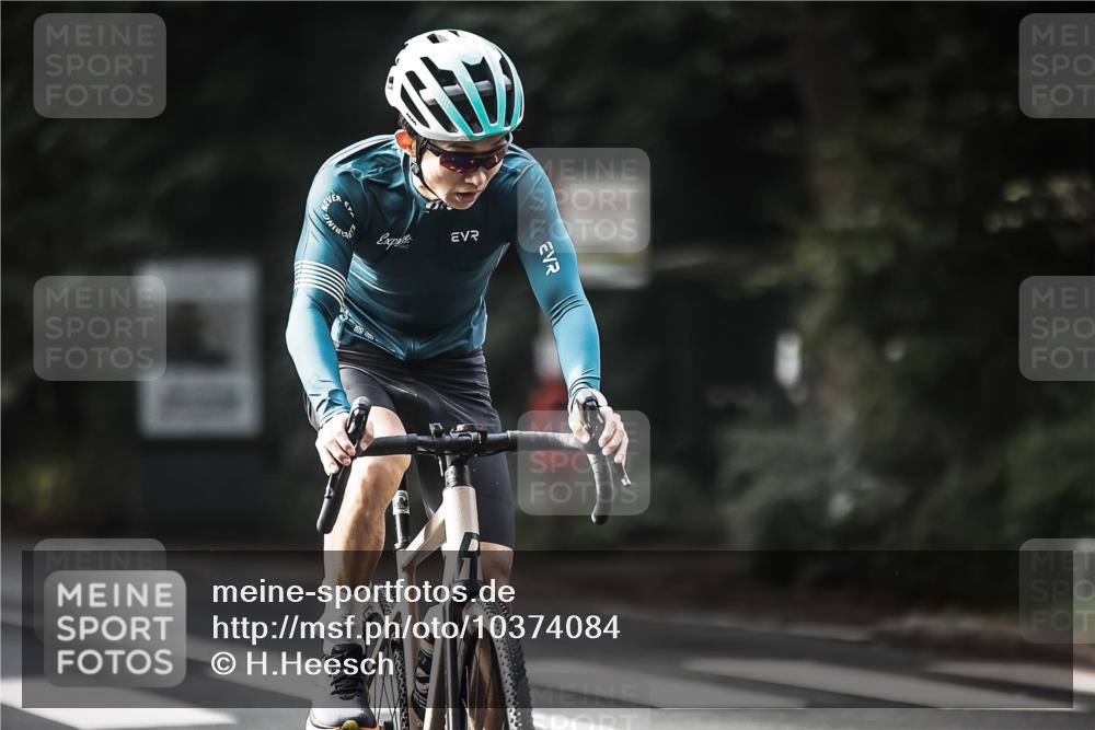 13.09.2026 - Stadtparktriathlon H.Heesch http://msf.ph/oto/10374084 13.09.2026 10:54:02 Radfahren 385, 408, 489, 519, 622 meine-sportfotos.de