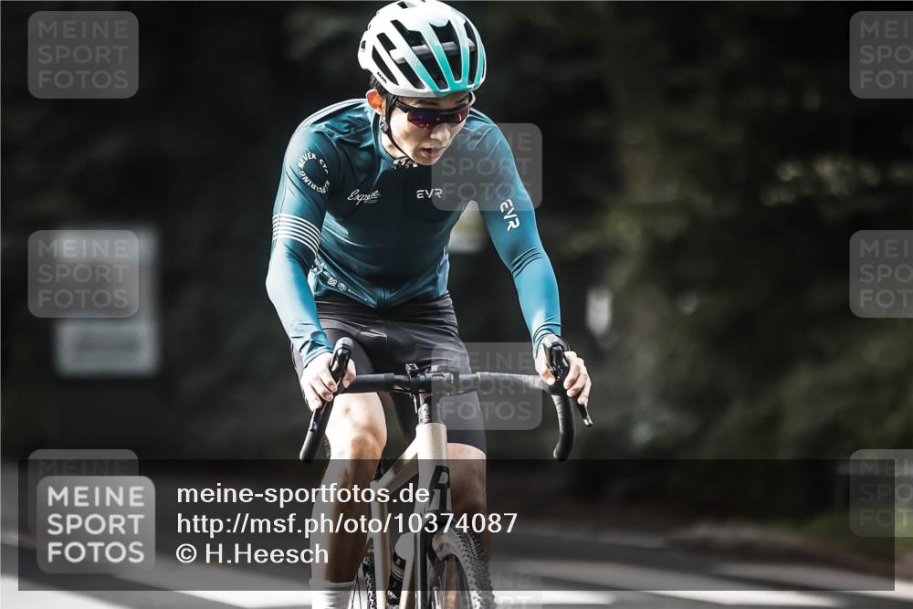 13.09.2026 - Stadtparktriathlon H.Heesch http://msf.ph/oto/10374087 13.09.2026 10:54:02 Radfahren 385, 408, 489, 519, 622 meine-sportfotos.de