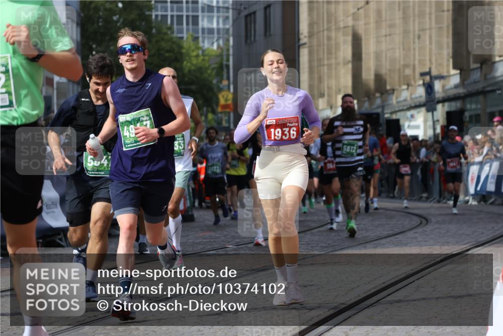 13.09.2026 - 21. swb-Marathon Bremen Strokosch-Dieckow http://msf.ph/oto/10374102 13.09.2026 13:37:08 Ziel 551, 813, 843, 1641, 1849, 1936, 2275, 3122, 3541, 3635, 3787, 3815, 3874, 3998, 4050, 4304, 4335, 4892, 5061, 5236, 5355, 5447, 5656, 5823, 6050, 6269, 6280, 6340, 6408, 6966, 7039, 7046, 7229, 7237, 7640, 7656, 8034, 8498, 8685, 8723, 9331, 9589, 9658, 9776, 9807, 270, 391, 869, 1180, 3333, 3627, 3823, 4947, 5388, 5547, 5577, 5612, 5738, 5791, 6046, 6904, 6947, 7571, 8268, 8753, 9701 meine-sportfotos.de