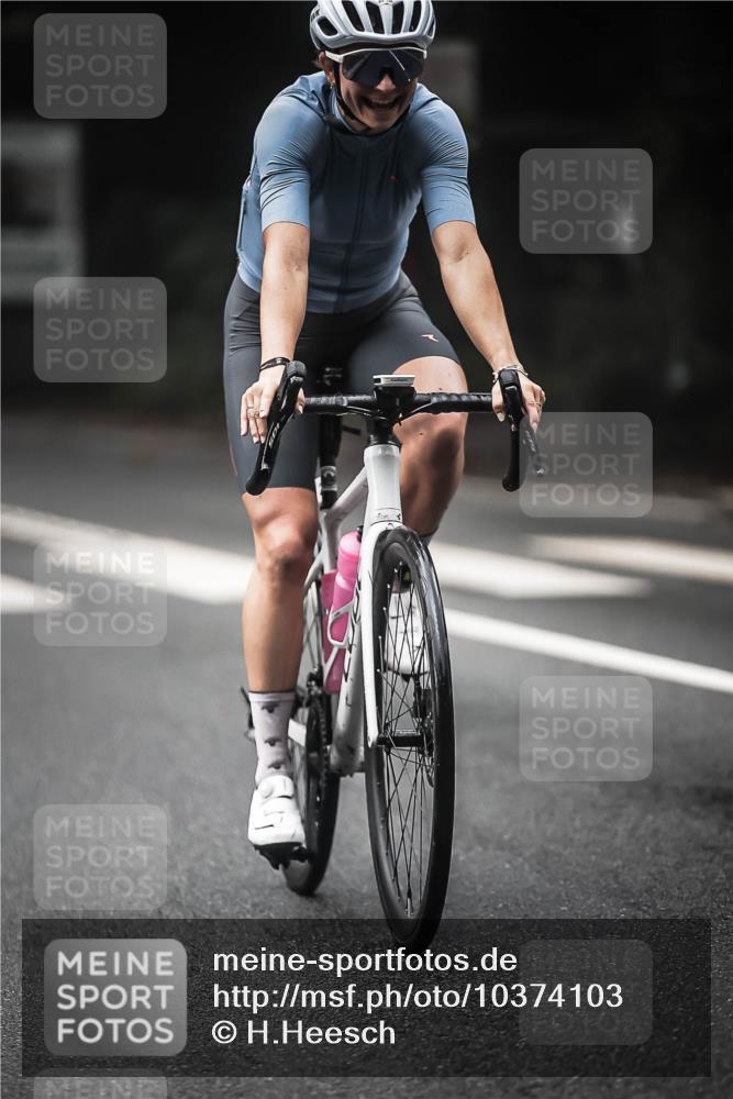 13.09.2026 - Stadtparktriathlon H.Heesch http://msf.ph/oto/10374103 13.09.2026 10:24:35 Radfahren 287, 289, 313 meine-sportfotos.de