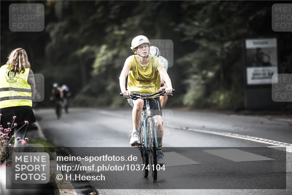 13.09.2026 - Stadtparktriathlon H.Heesch http://msf.ph/oto/10374104 13.09.2026 10:54:04 Radfahren 408, 489, 519, 622 meine-sportfotos.de