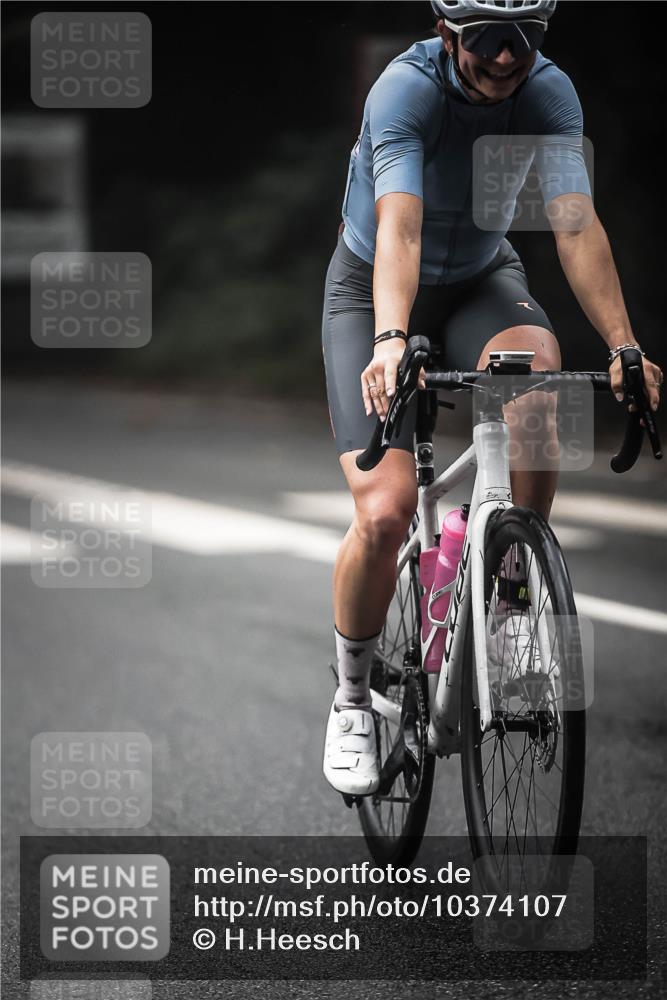 13.09.2026 - Stadtparktriathlon H.Heesch http://msf.ph/oto/10374107 13.09.2026 10:24:35 Radfahren 287, 289, 313 meine-sportfotos.de