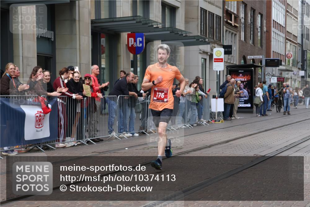 13.09.2026 - 21. swb-Marathon Bremen Strokosch-Dieckow http://msf.ph/oto/10374113 13.09.2026 12:22:47 Ziel 176 meine-sportfotos.de