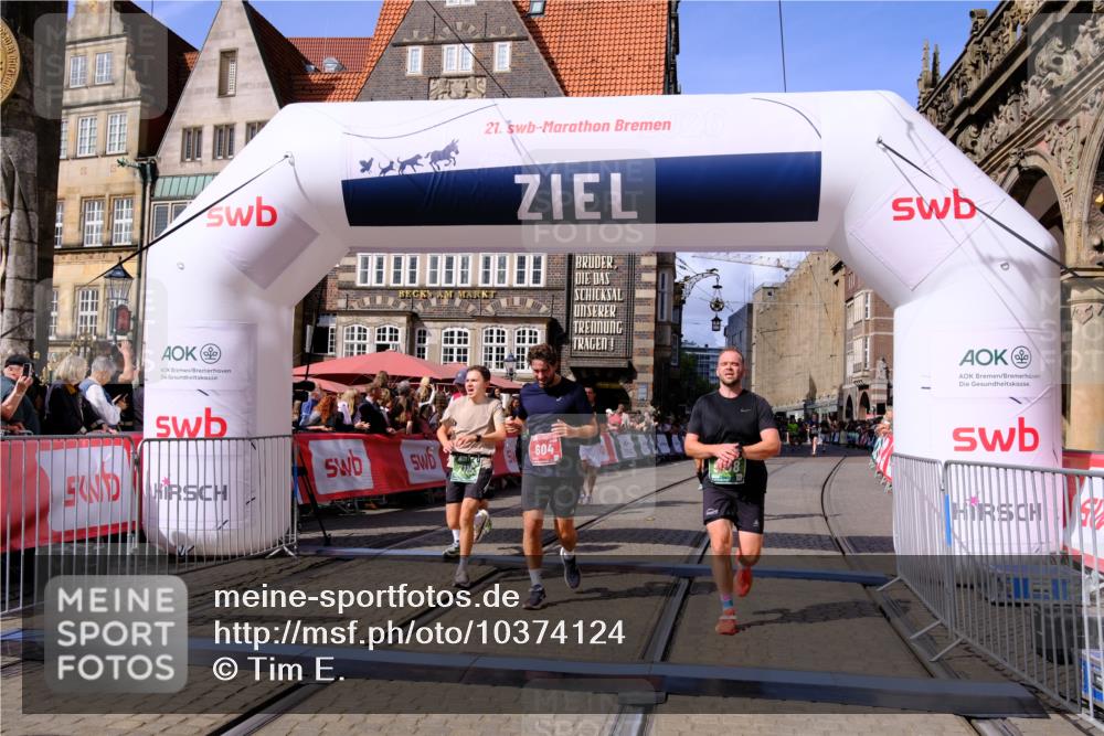 13.09.2026 - 21. swb-Marathon Bremen Tim E. http://msf.ph/oto/10374124 13.09.2026 13:11:11 Ziel 384, 697, 1385, 1498, 2021, 2347, 2759, 4023, 4475, 4571, 5079, 5155, 5168, 5314, 5387, 6471, 6657, 7115, 7136, 9622, 9659, 13248 meine-sportfotos.de