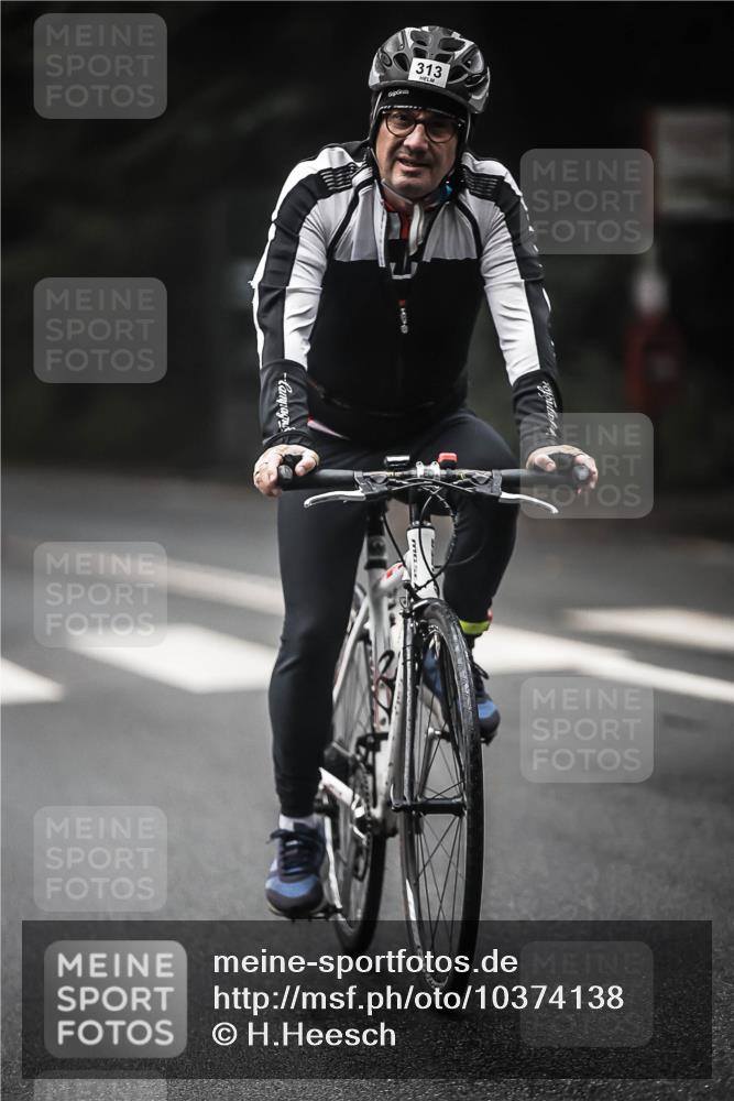 13.09.2026 - Stadtparktriathlon H.Heesch http://msf.ph/oto/10374138 13.09.2026 10:24:39 Radfahren 287, 313, 348 meine-sportfotos.de