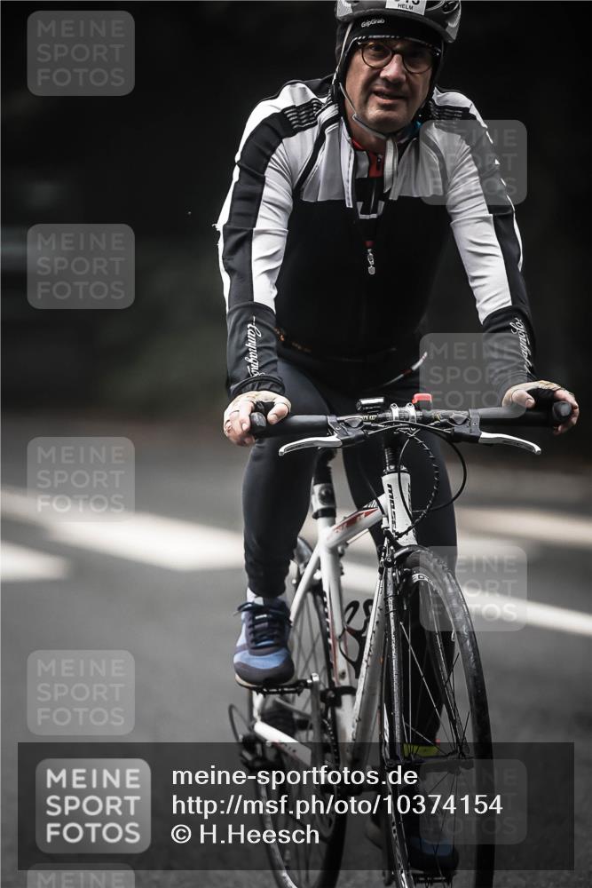 13.09.2026 - Stadtparktriathlon H.Heesch http://msf.ph/oto/10374154 13.09.2026 10:24:39 Radfahren 287, 313, 348 meine-sportfotos.de