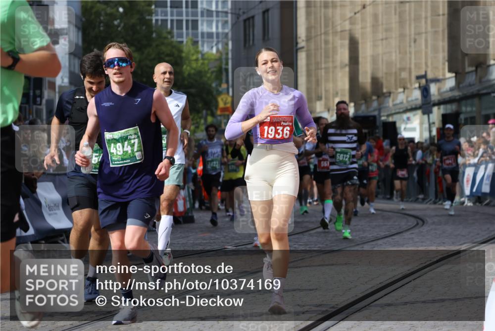 13.09.2026 - 21. swb-Marathon Bremen Strokosch-Dieckow http://msf.ph/oto/10374169 13.09.2026 13:37:08 Ziel 551, 813, 843, 1641, 1849, 1936, 2275, 3122, 3541, 3635, 3787, 3815, 3874, 3998, 4050, 4304, 4335, 4892, 5061, 5236, 5355, 5447, 5656, 5823, 6050, 6269, 6280, 6340, 6408, 6966, 7039, 7046, 7229, 7237, 7640, 7656, 8034, 8498, 8685, 8723, 9331, 9589, 9658, 9776, 9807, 270, 391, 869, 1180, 3333, 3627, 3823, 4947, 5388, 5547, 5577, 5612, 5738, 5791, 6046, 6904, 6947, 7571, 8268, 8753, 9701 meine-sportfotos.de