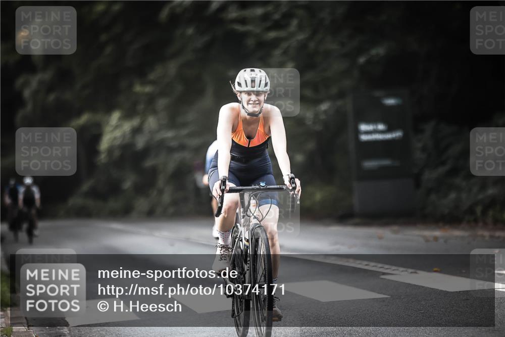 13.09.2026 - Stadtparktriathlon H.Heesch http://msf.ph/oto/10374171 13.09.2026 10:54:11 Radfahren 408, 429, 486, 622 meine-sportfotos.de