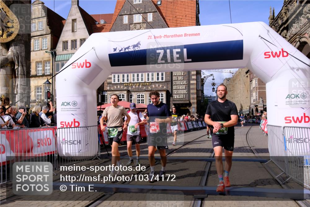 13.09.2026 - 21. swb-Marathon Bremen Tim E. http://msf.ph/oto/10374172 13.09.2026 13:11:12 Ziel 335, 384, 697, 1385, 1498, 2021, 2347, 2759, 4023, 4475, 4571, 5079, 5155, 5168, 5314, 5387, 6471, 6657, 7115, 7136, 8183, 9622, 9659, 13248 meine-sportfotos.de