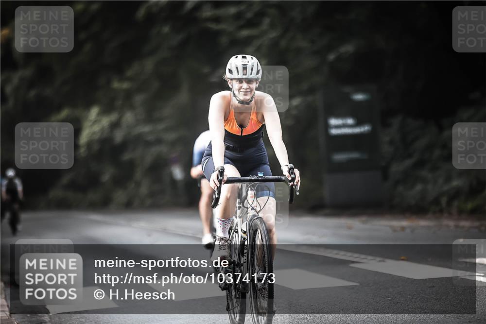 13.09.2026 - Stadtparktriathlon H.Heesch http://msf.ph/oto/10374173 13.09.2026 10:54:11 Radfahren 408, 429, 486, 622 meine-sportfotos.de