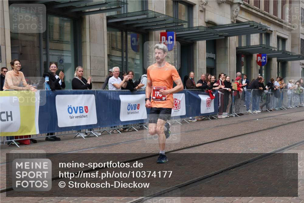 13.09.2026 - 21. swb-Marathon Bremen Strokosch-Dieckow http://msf.ph/oto/10374177 13.09.2026 12:22:48 Ziel 176 meine-sportfotos.de