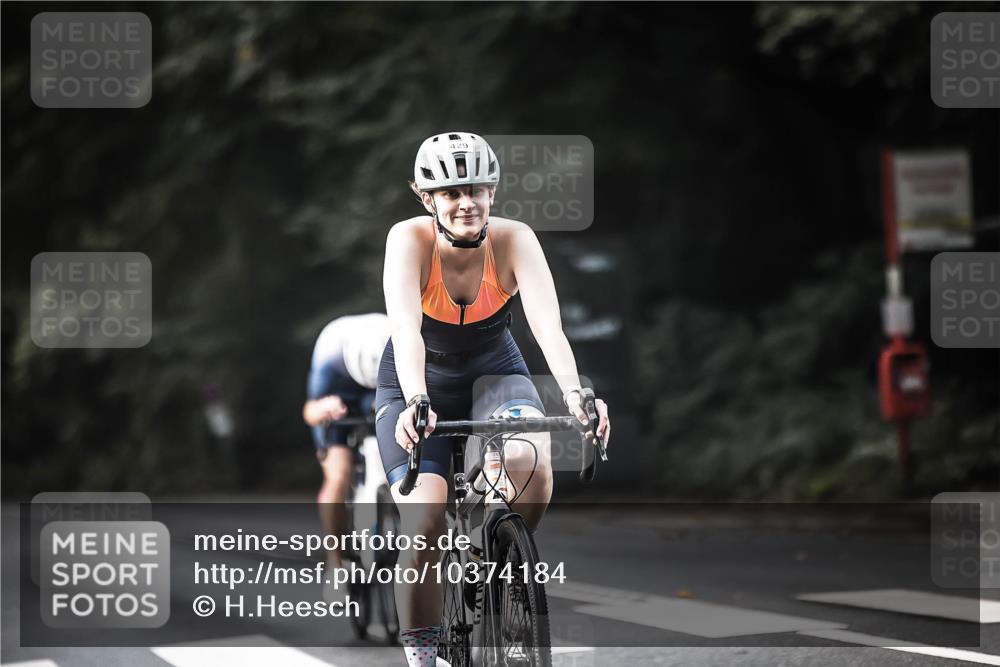 13.09.2026 - Stadtparktriathlon H.Heesch http://msf.ph/oto/10374184 13.09.2026 10:54:12 Radfahren 429, 445, 486 meine-sportfotos.de