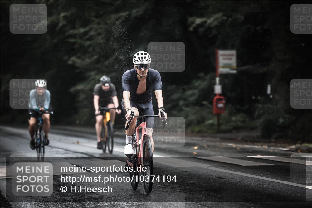 13.09.2026 - Stadtparktriathlon H.Heesch http://msf.ph/oto/10374194 13.09.2026 12:10:59 Radfahren 905, 938, 981, 1020 meine-sportfotos.de