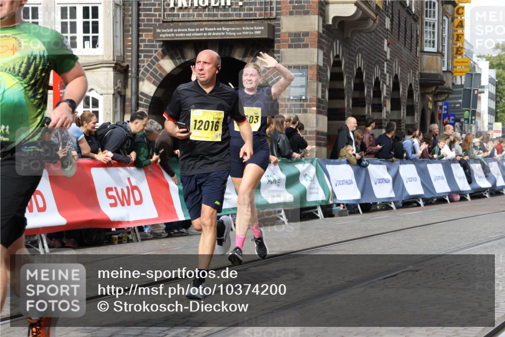 13.09.2026 - 21. swb-Marathon Bremen Strokosch-Dieckow http://msf.ph/oto/10374200 13.09.2026 11:02:14 Ziel 10257, 10409, 10444, 10500, 10617, 10803, 10817, 10924, 11115, 11268, 11369, 11412, 11413, 11436, 11479, 11486, 11859, 12016, 12095, 12145, 12360, 12379, 12412, 12466, 12506, 10153, 10154, 10273, 10274, 10278, 10331, 10338, 10738, 10885, 10915, 10943, 11137, 11505, 11853, 11886, 11890, 12169 meine-sportfotos.de