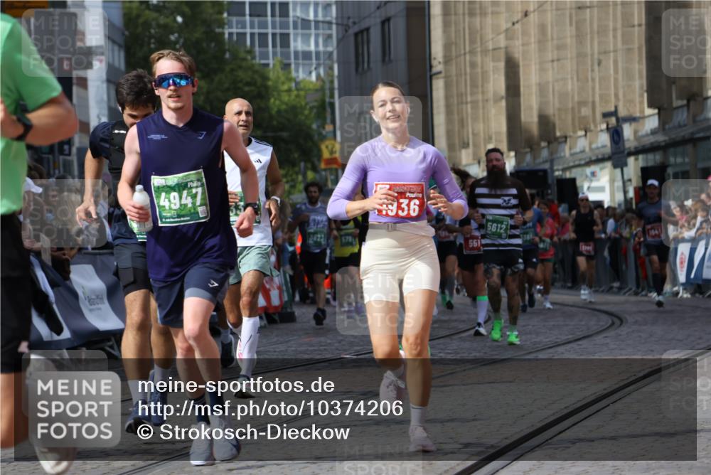 13.09.2026 - 21. swb-Marathon Bremen Strokosch-Dieckow http://msf.ph/oto/10374206 13.09.2026 13:37:08 Ziel 551, 813, 843, 1641, 1849, 1936, 2275, 3122, 3541, 3635, 3787, 3815, 3874, 3998, 4050, 4304, 4335, 4892, 5061, 5236, 5355, 5447, 5656, 5823, 6050, 6269, 6280, 6340, 6408, 6966, 7039, 7046, 7229, 7237, 7640, 7656, 8034, 8498, 8685, 8723, 9331, 9589, 9658, 9776, 9807, 270, 391, 869, 1180, 3333, 3627, 3823, 4947, 5388, 5547, 5577, 5612, 5738, 5791, 6046, 6904, 6947, 7571, 8268, 8753, 9701 meine-sportfotos.de