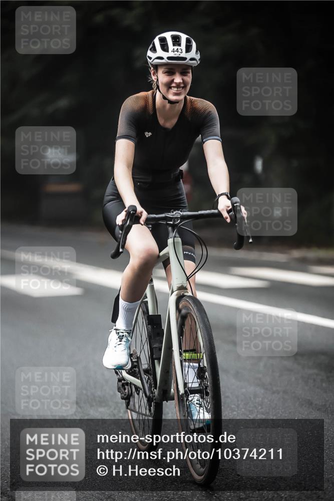 13.09.2026 - Stadtparktriathlon H.Heesch http://msf.ph/oto/10374211 13.09.2026 10:24:52 Radfahren 227, 427, 430, 443 meine-sportfotos.de