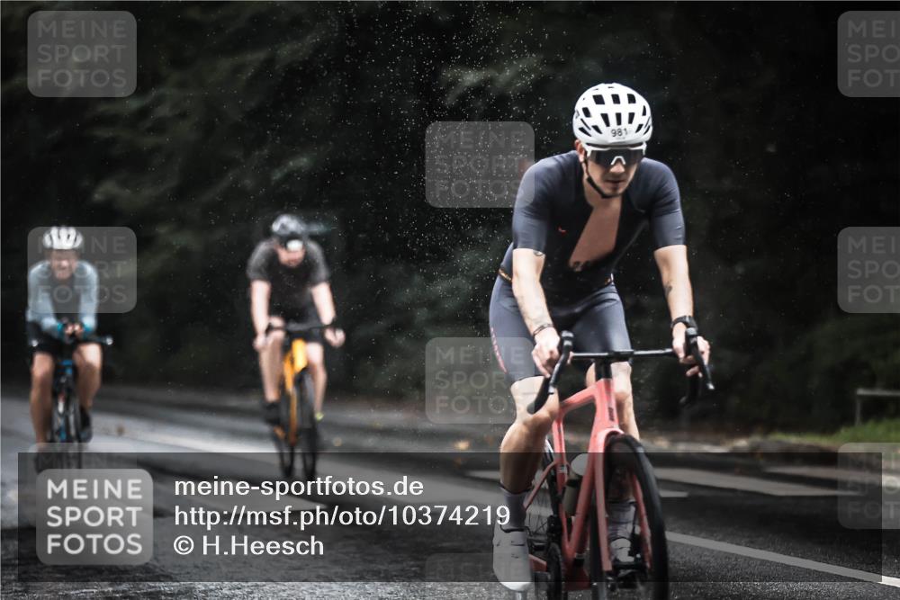 13.09.2026 - Stadtparktriathlon H.Heesch http://msf.ph/oto/10374219 13.09.2026 12:10:59 Radfahren 905, 938, 981, 1020 meine-sportfotos.de