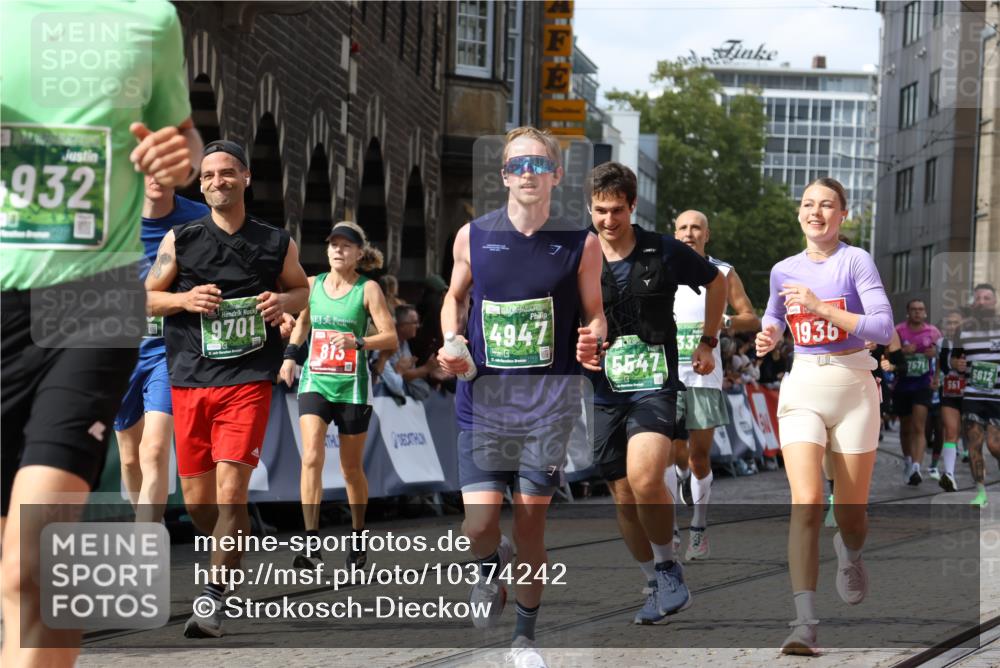 13.09.2026 - 21. swb-Marathon Bremen Strokosch-Dieckow http://msf.ph/oto/10374242 13.09.2026 13:37:09 Ziel 551, 813, 843, 1641, 1849, 1936, 2275, 3122, 3541, 3635, 3787, 3815, 3874, 3998, 4050, 4261, 4304, 4335, 4892, 5061, 5236, 5355, 5447, 5656, 5823, 6050, 6056, 6269, 6280, 6340, 6408, 6966, 7039, 7046, 7229, 7237, 7398, 7640, 7656, 8034, 8498, 8685, 8723, 8839, 9331, 9589, 9658, 9807, 270, 391, 869, 1180, 3333, 3627, 3823, 5388, 5547, 5577, 5612, 5738, 5791, 6904, 6947, 7571, 8268, 8748, 8753, 9701 meine-sportfotos.de