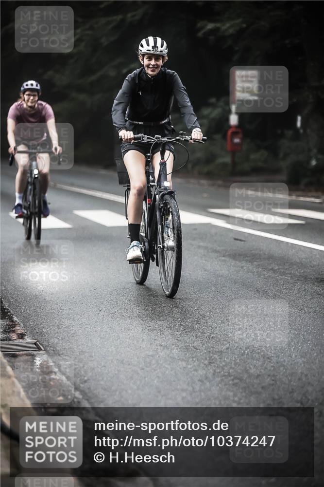 13.09.2026 - Stadtparktriathlon H.Heesch http://msf.ph/oto/10374247 13.09.2026 10:24:54 Radfahren 227, 427, 430, 443 meine-sportfotos.de