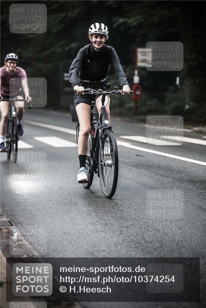 13.09.2026 - Stadtparktriathlon H.Heesch http://msf.ph/oto/10374254 13.09.2026 10:24:54 Radfahren 227, 427, 430, 443 meine-sportfotos.de