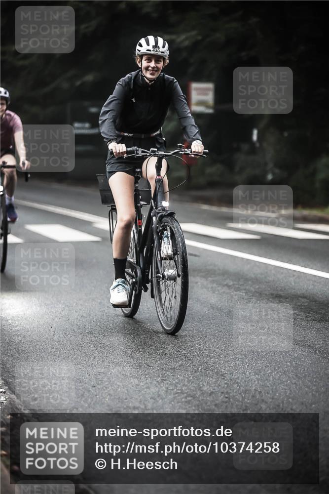 13.09.2026 - Stadtparktriathlon H.Heesch http://msf.ph/oto/10374258 13.09.2026 10:24:54 Radfahren 227, 427, 430, 443 meine-sportfotos.de