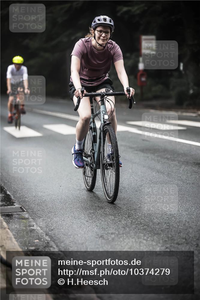 13.09.2026 - Stadtparktriathlon H.Heesch http://msf.ph/oto/10374279 13.09.2026 10:24:55 Radfahren 227, 427, 430, 443 meine-sportfotos.de