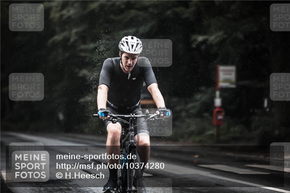 13.09.2026 - Stadtparktriathlon H.Heesch http://msf.ph/oto/10374280 13.09.2026 12:11:11 Radfahren 949, 964, 1036, 1048 meine-sportfotos.de