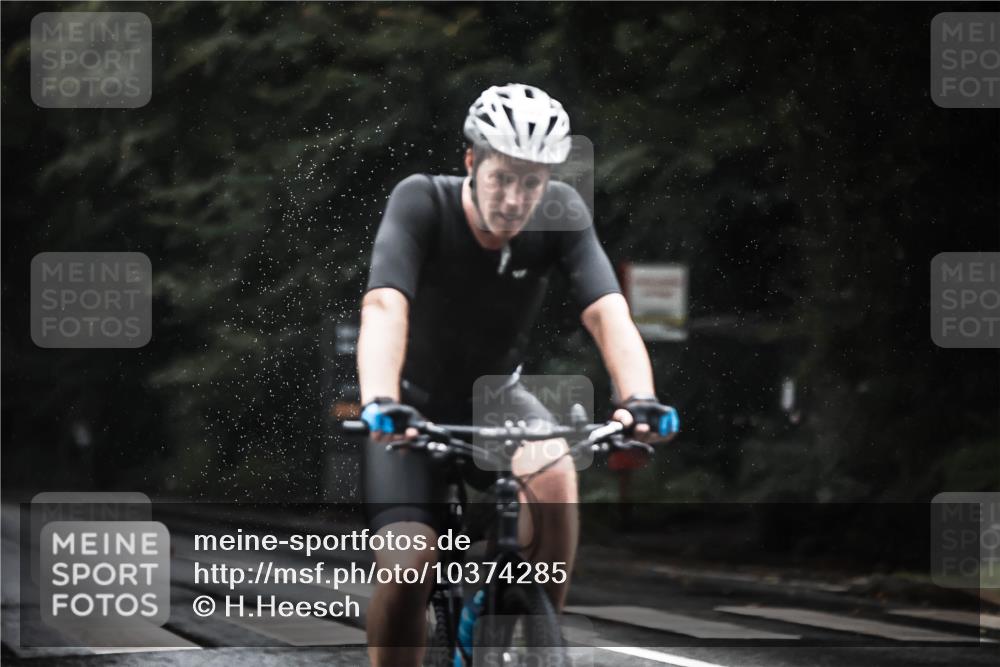 13.09.2026 - Stadtparktriathlon H.Heesch http://msf.ph/oto/10374285 13.09.2026 12:11:12 Radfahren 949, 964, 1036, 1048 meine-sportfotos.de