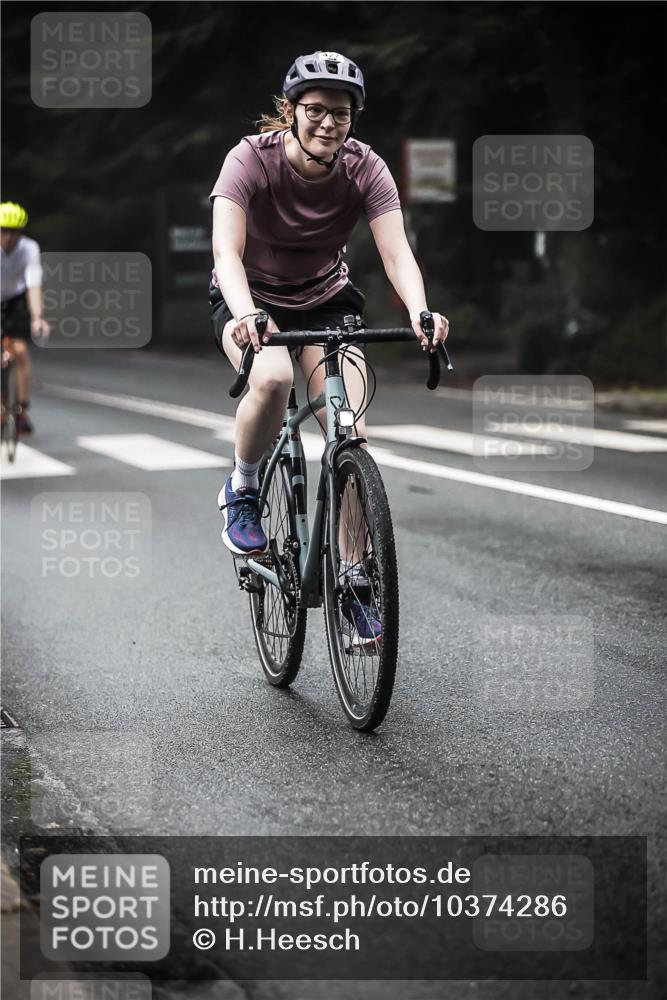 13.09.2026 - Stadtparktriathlon H.Heesch http://msf.ph/oto/10374286 13.09.2026 10:24:56 Radfahren 227, 427, 430, 443 meine-sportfotos.de