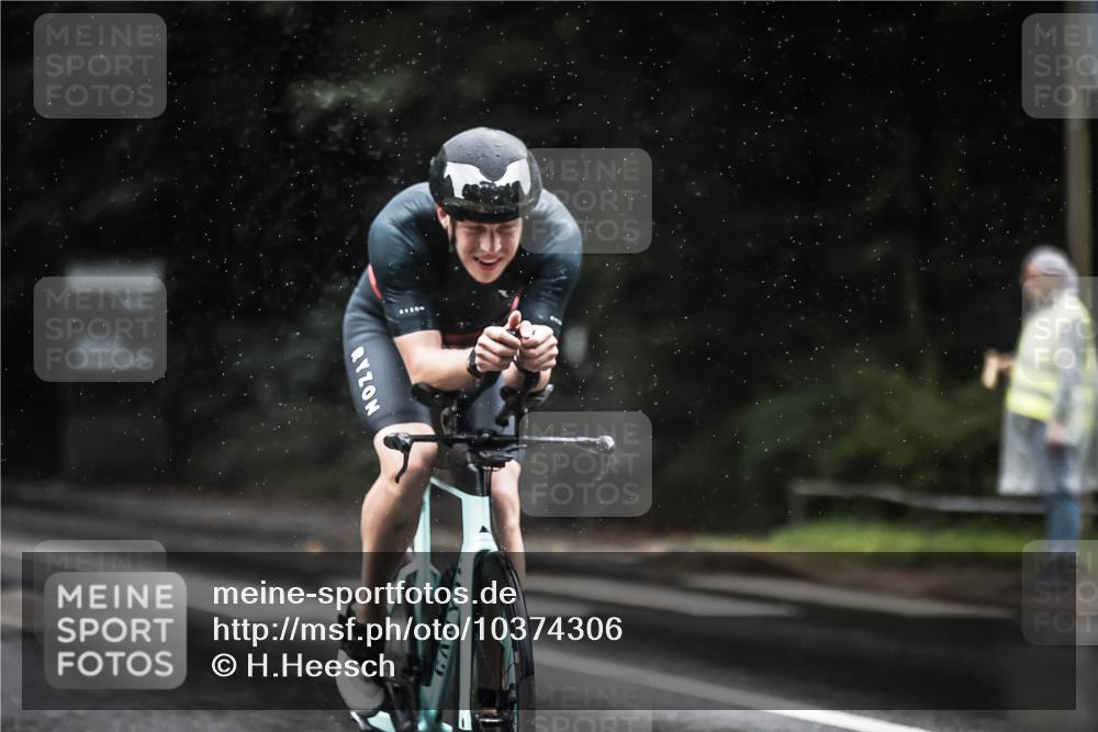 13.09.2026 - Stadtparktriathlon H.Heesch http://msf.ph/oto/10374306 13.09.2026 12:11:18 Radfahren 1008, 1036, 1048 meine-sportfotos.de