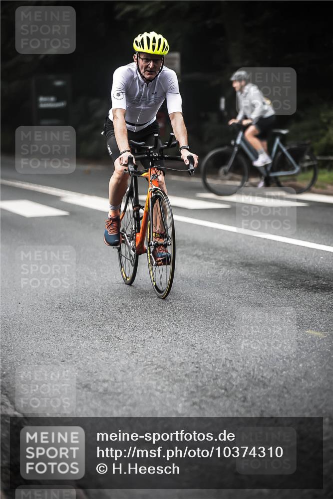 13.09.2026 - Stadtparktriathlon H.Heesch http://msf.ph/oto/10374310 13.09.2026 10:24:57 Radfahren 227, 427, 430, 443 meine-sportfotos.de
