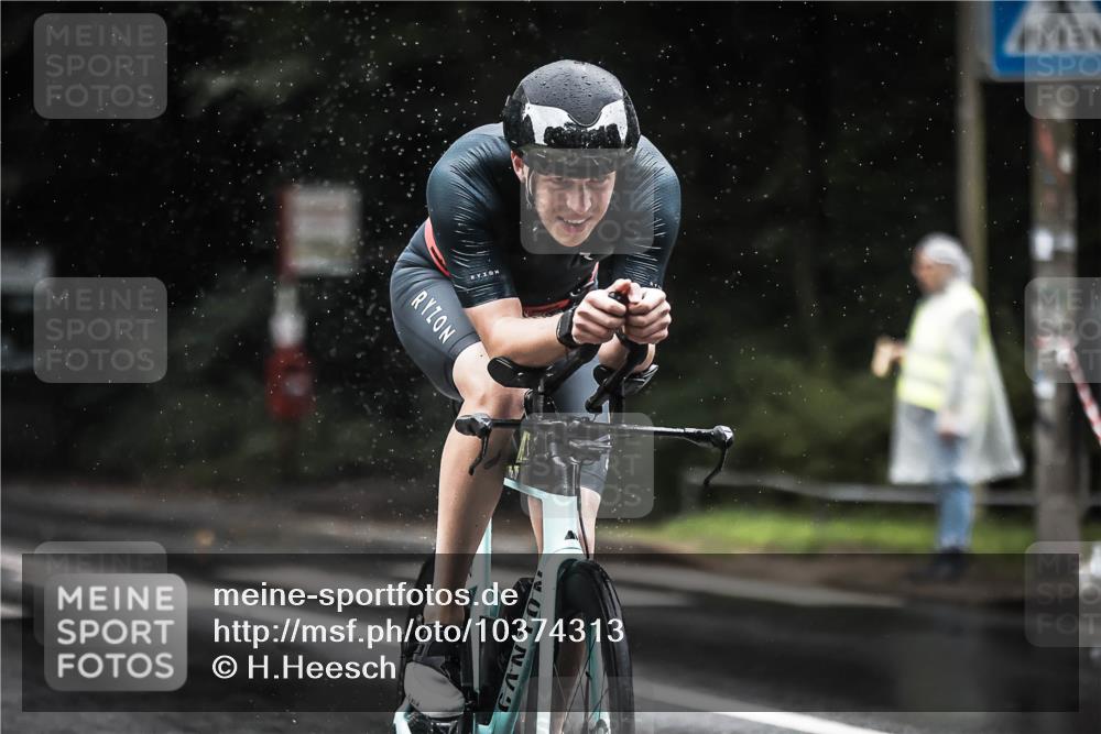 13.09.2026 - Stadtparktriathlon H.Heesch http://msf.ph/oto/10374313 13.09.2026 12:11:18 Radfahren 1008, 1036, 1048 meine-sportfotos.de