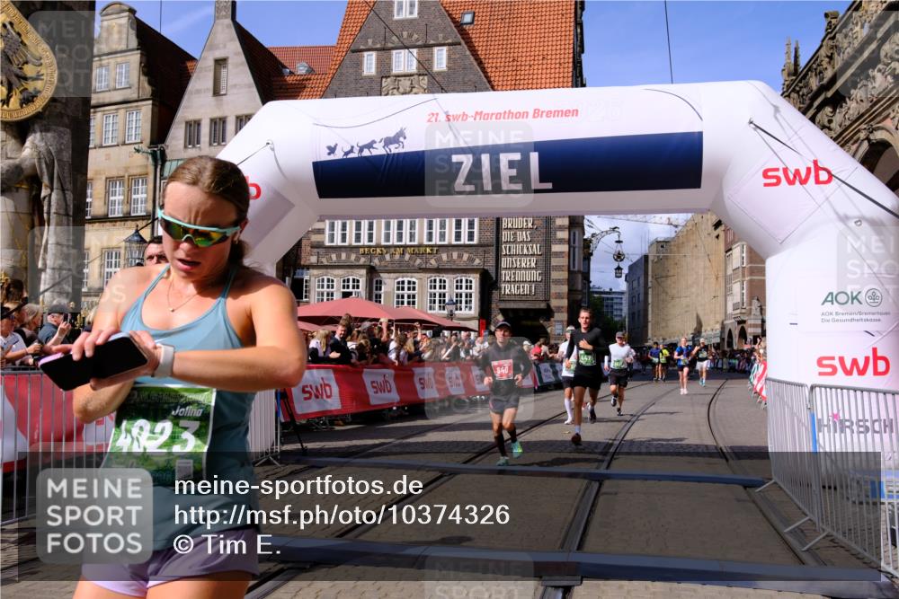 13.09.2026 - 21. swb-Marathon Bremen Tim E. http://msf.ph/oto/10374326 13.09.2026 13:11:16 Ziel 335, 384, 697, 1385, 2021, 2759, 3647, 4023, 4475, 4571, 5079, 5155, 5168, 5314, 5387, 6471, 6657, 7115, 7136, 8183, 9410, 9622, 9659 meine-sportfotos.de