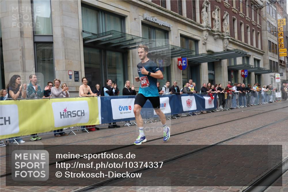 13.09.2026 - 21. swb-Marathon Bremen Strokosch-Dieckow http://msf.ph/oto/10374337 13.09.2026 12:24:52 Ziel 1091 meine-sportfotos.de