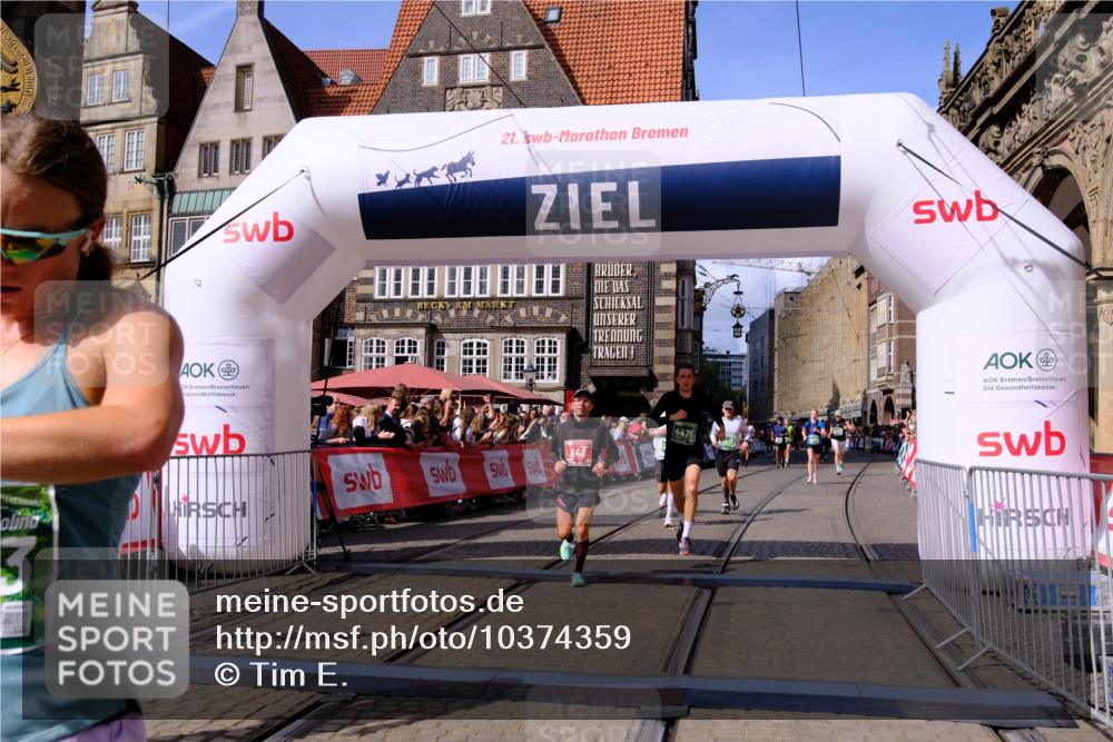 13.09.2026 - 21. swb-Marathon Bremen Tim E. http://msf.ph/oto/10374359 13.09.2026 13:11:16 Ziel 335, 384, 697, 1385, 2021, 2759, 3647, 4023, 4475, 4571, 5079, 5155, 5168, 5314, 5387, 6471, 6657, 7115, 7136, 8183, 9410, 9622, 9659 meine-sportfotos.de