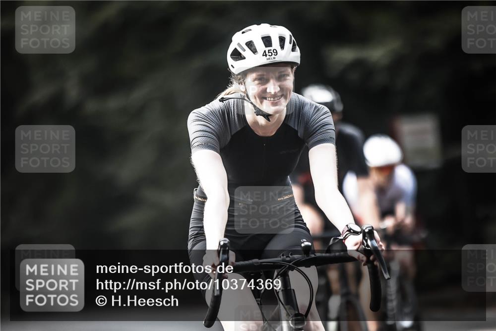 13.09.2026 - Stadtparktriathlon H.Heesch http://msf.ph/oto/10374369 13.09.2026 10:54:23 Radfahren 445, 459, 466, 468, 471, 472 meine-sportfotos.de