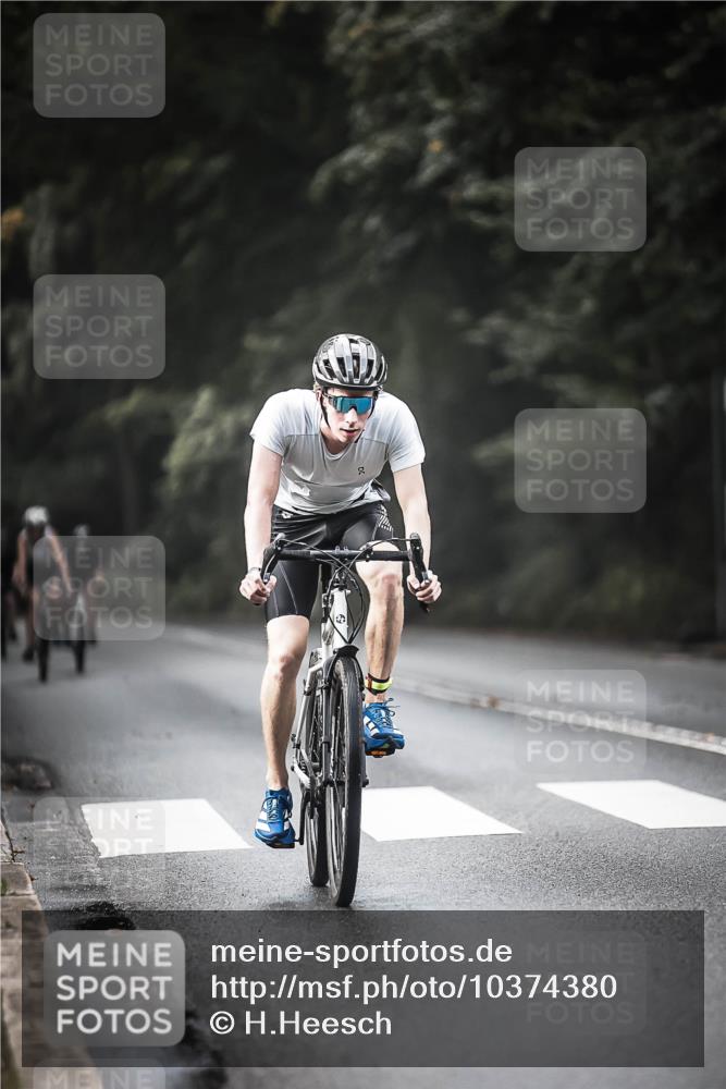 13.09.2026 - Stadtparktriathlon H.Heesch http://msf.ph/oto/10374380 13.09.2026 10:54:30 Radfahren 406, 464, 571 meine-sportfotos.de